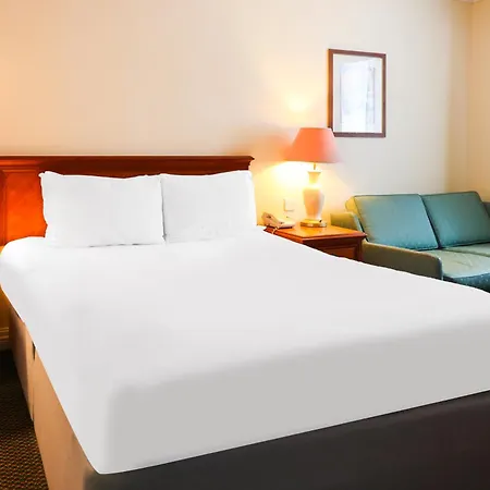 The Courtyard Near * Leeds (West Yorkshire)