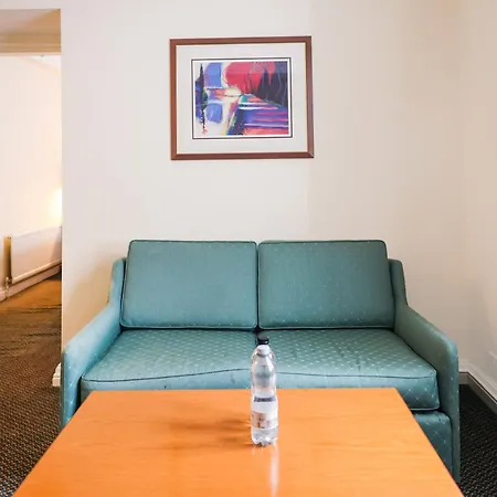 Apartment The Courtyard Near *