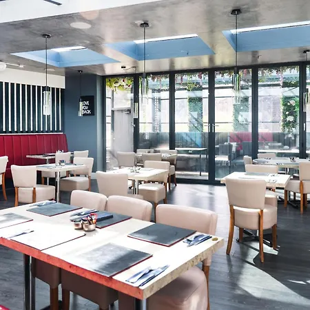 Apartment The Courtyard Near Leeds (West Yorkshire)