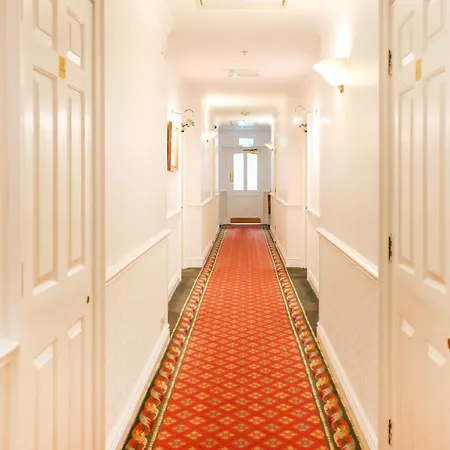 Daire The Courtyard Near *