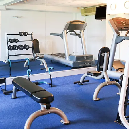 The Courtyard Near * Leeds (West Yorkshire)