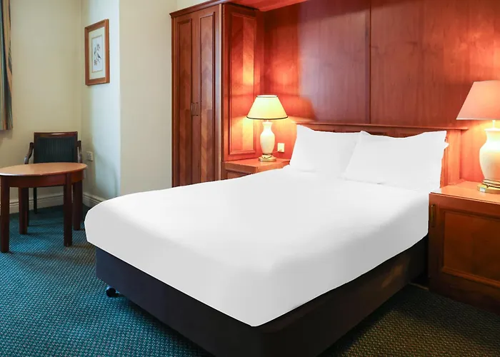 The Courtyard Near * Leeds (West Yorkshire)