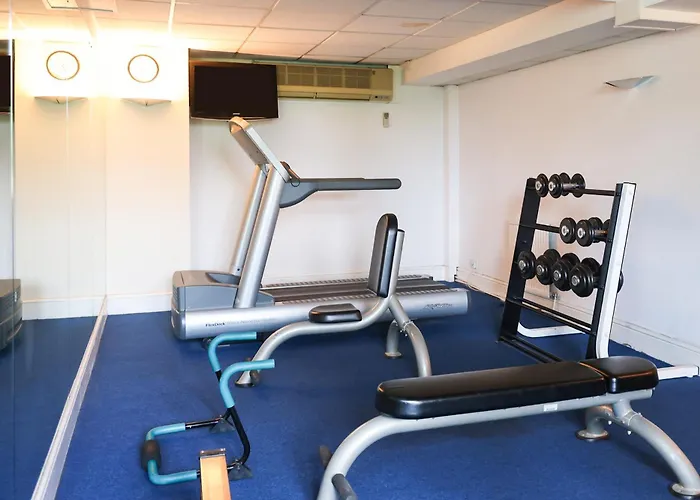 The Courtyard Near * Leeds (West Yorkshire)