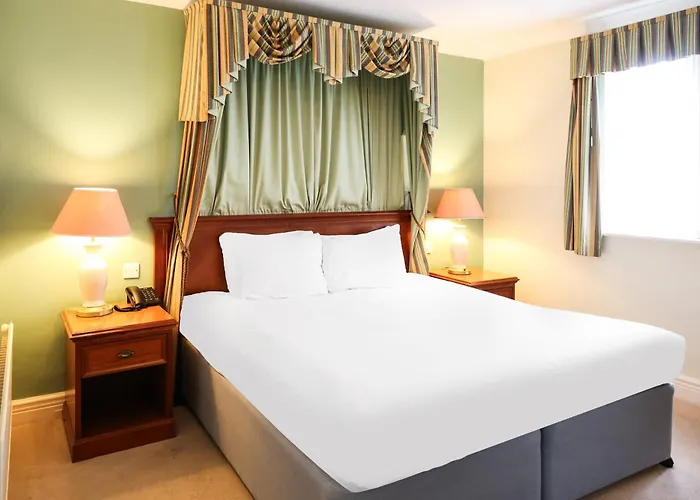 Apartment The Courtyard Near