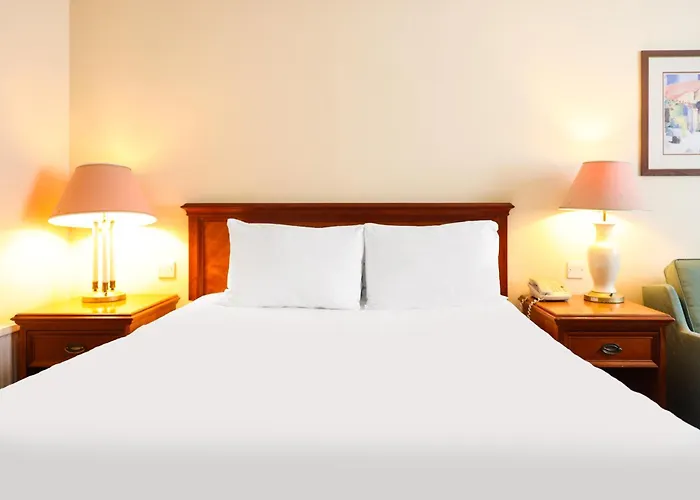 The Courtyard Near شقة *