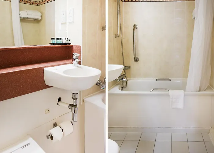 The Courtyard Near شقة ليدز