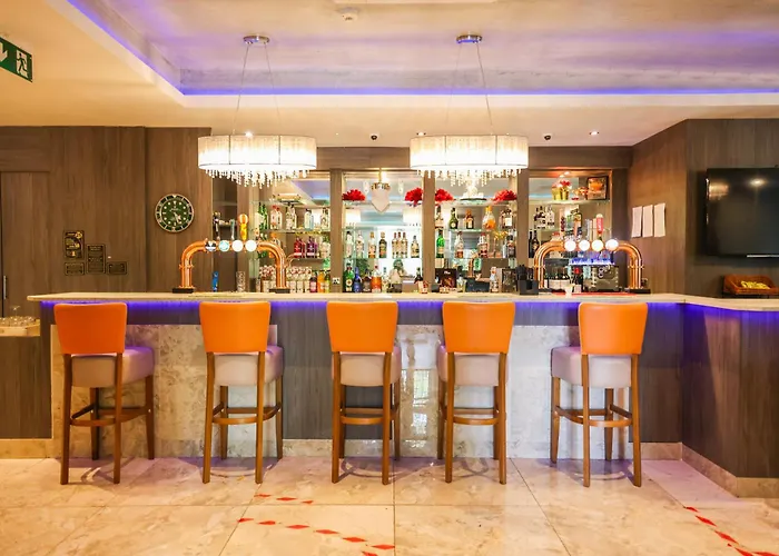 The Courtyard Near شقة *